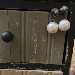 Elegant Pearl and Black Stud Earrings